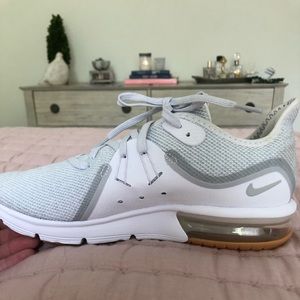 Nike Women’s Air Max Sequent 3